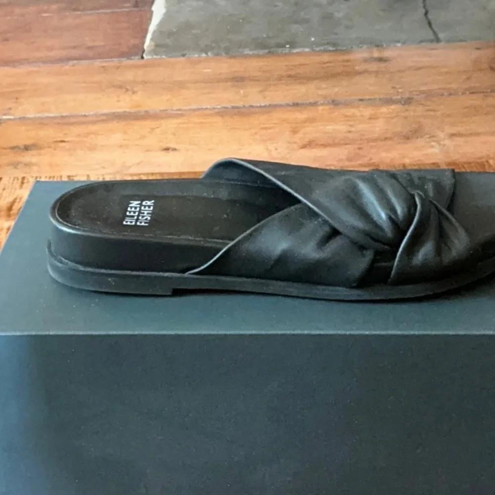 Eileen Fisher Black Sandals Dello Nappa leather twist wedge size 7.5 worn once